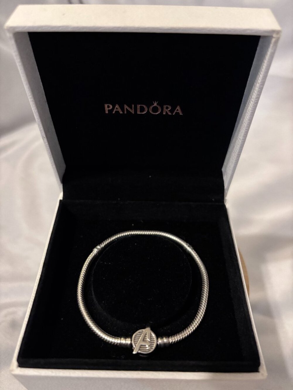 Pandora Marvel Avengers Logo Clasp Snake Chain Bracelet 590784C00 Sterling 925